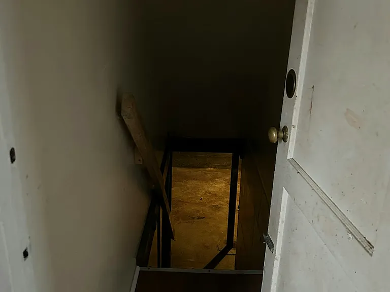1347 Kingsley Ave — Photo 4