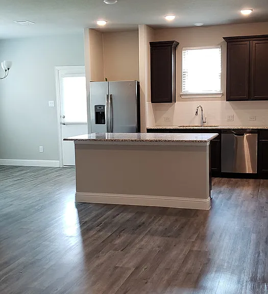 4927 Sanger Circle Dr — Photo 4