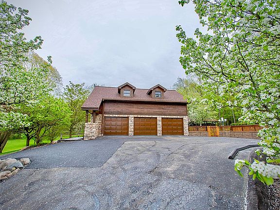 5th image of 3940 Rivendell Ct