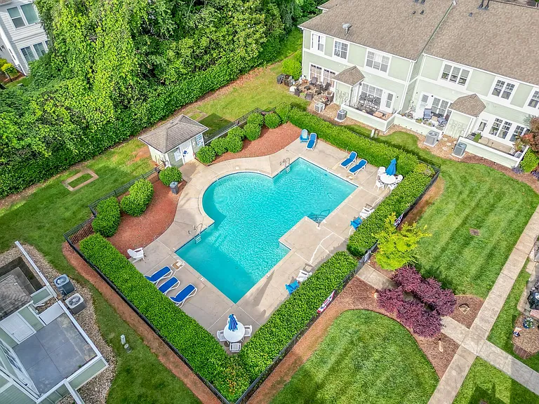17429 Tuscany Ln — Photo 51
