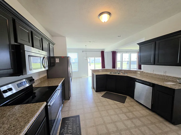 2313 Shadow Bend Dr — Photo 10