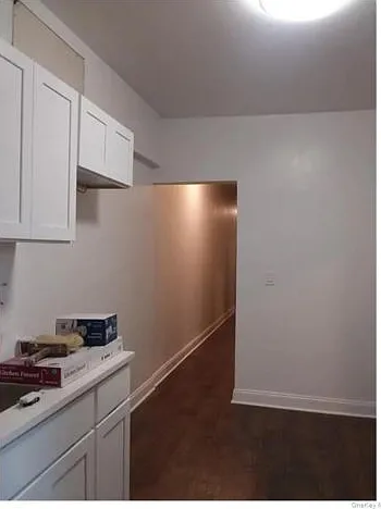 4 bed, 1.0 bath, 2000 sqft, $2,850 — Photo 4