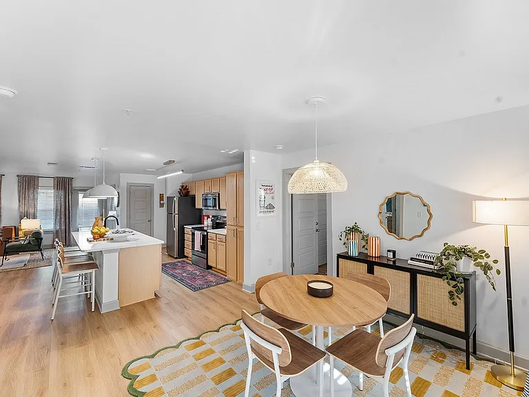 5959 Burbank Dr — Photo 4