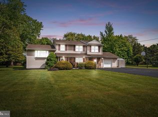 73 Tindall Rd, Robbinsville, NJ 08691