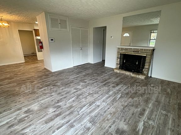 4th image of 22 Dorset Dr