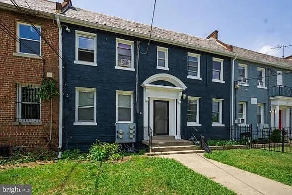 182 36th St NE #34