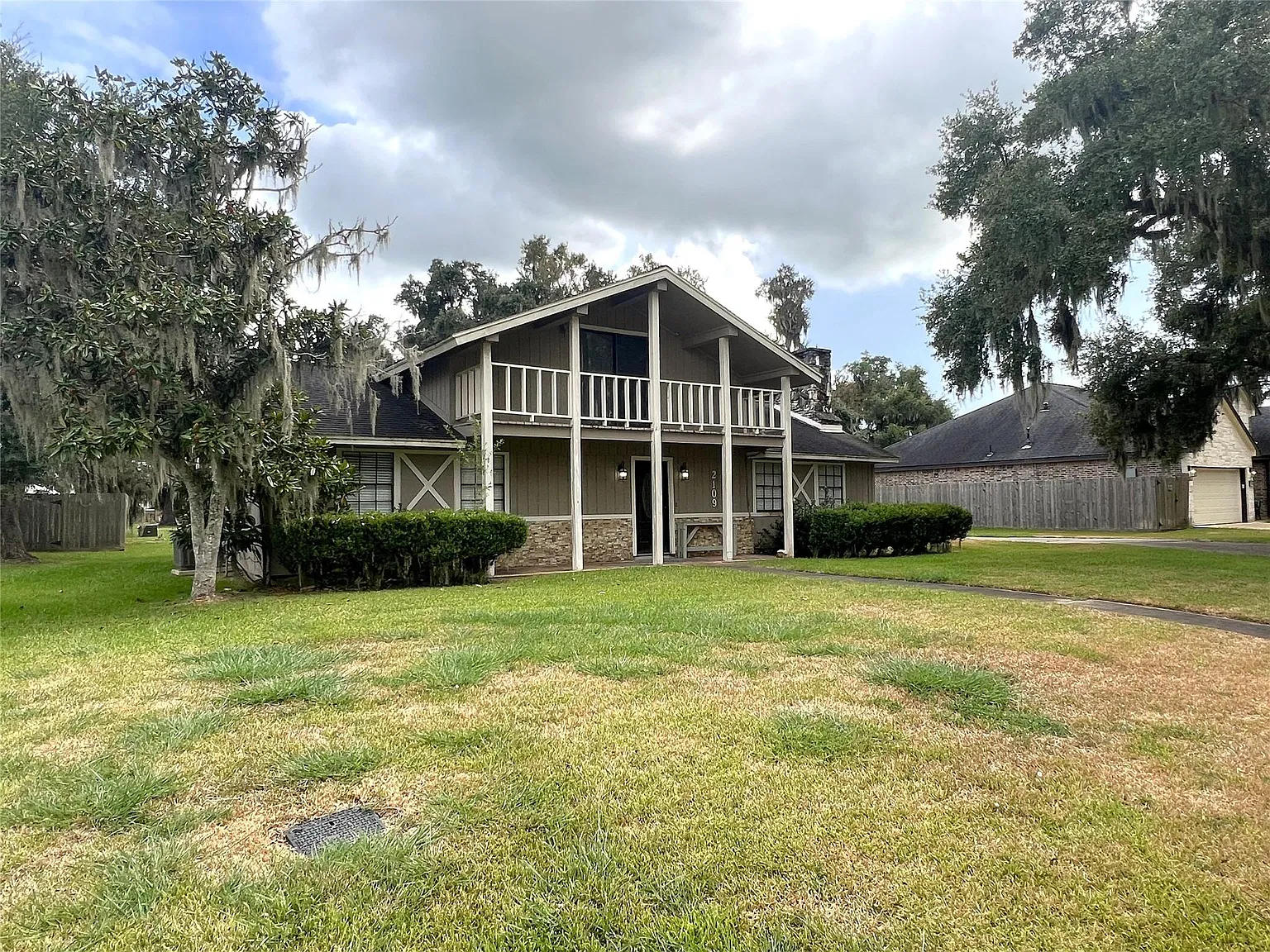 3 bed, 2.0 bath, 1953 sqft, $1,850 — Photo 2
