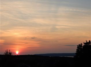 575 Harbor View Ln, Petoskey, MI 49770