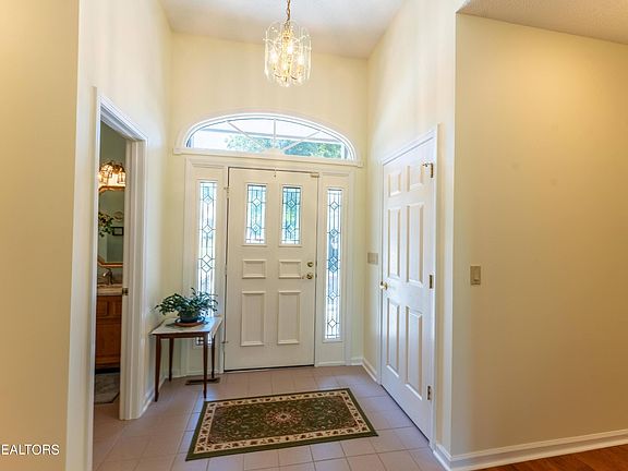 5th image of 115 Huntington Dr
