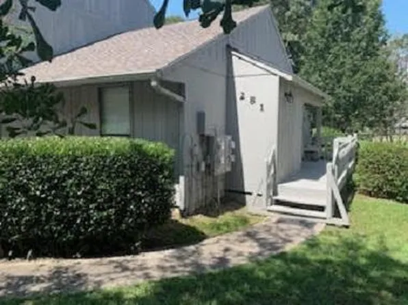 281 Highpoint Dr, Diamondhead, MS 39525