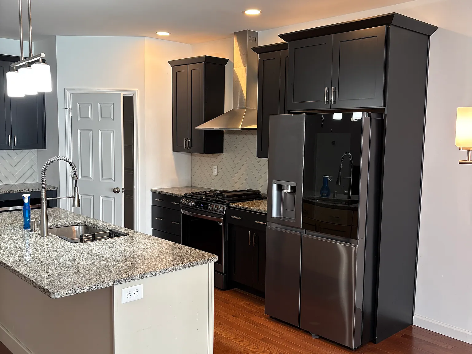 2 bed, 2189 sqft, $3,000 — Photo 2