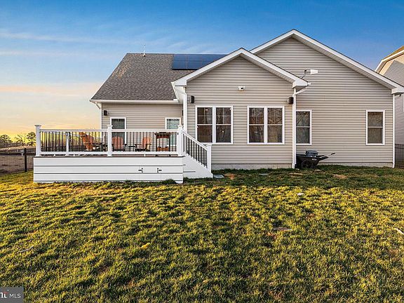 4th image of 183 Galena Rd