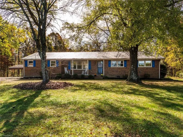 1710 Tom Stevens Rd, Siler City, NC 27344
