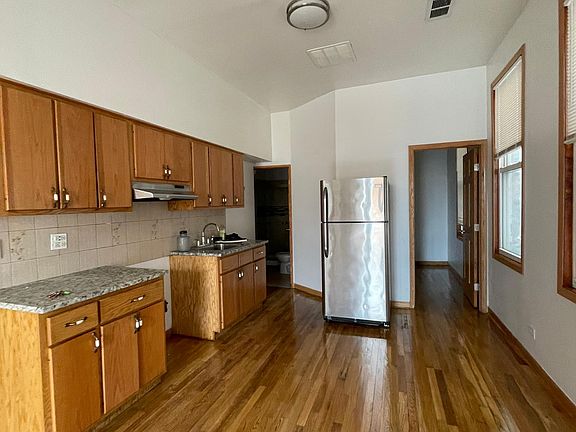5th image of 2521 S Albany Ave #1