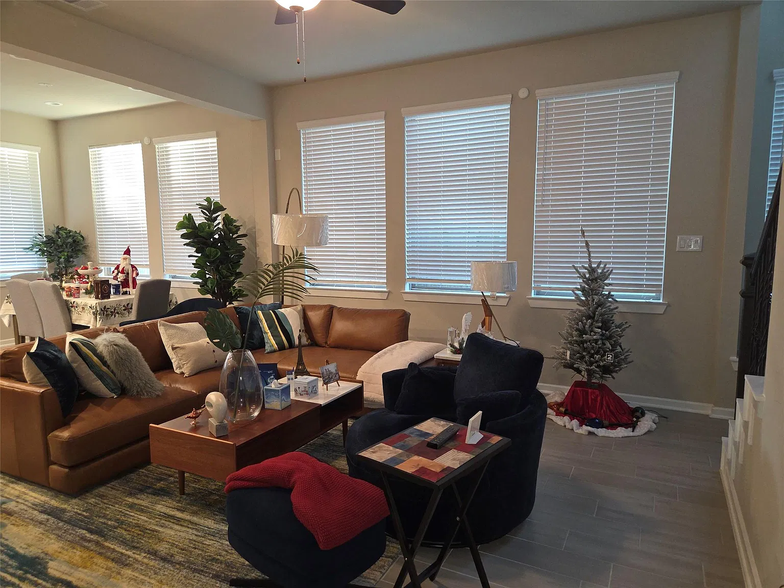 3 bed, 2.5 bath, 1945 sqft, $2,700 — Photo 3