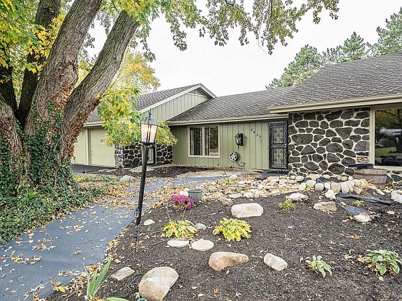 3rd image of 8439 Fantasia Way