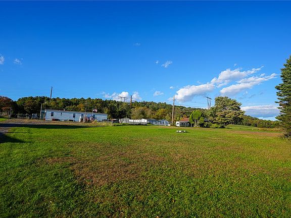 2nd image of 1940 Hahns Dairy Rd