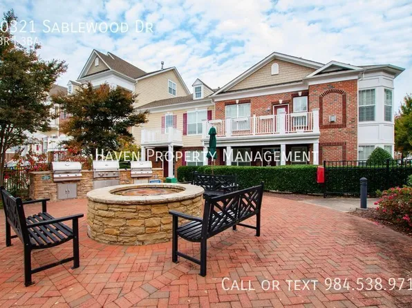 10321 Sablewood Dr, Raleigh, NC 27617