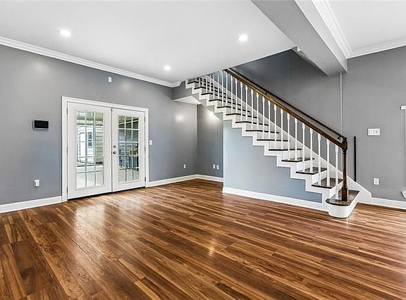 5th image of 2804 Earl Dr