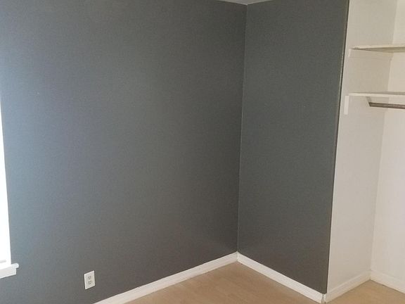 2nd image of 611 Rexford Dr