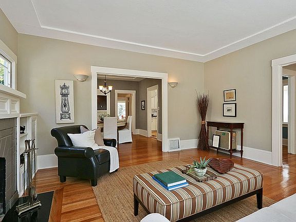 3rd image of 3808 La Cresta Ave