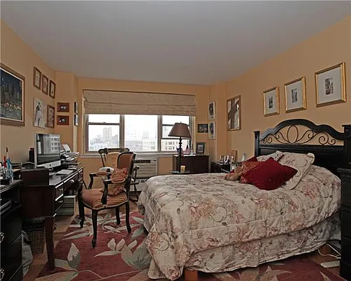 Sold by Exclusive Properties Sotheby's International Realty | media 9