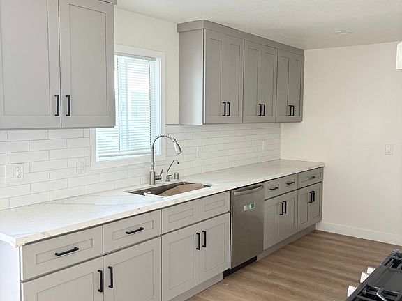 3rd image of 10571 Schooner Ave