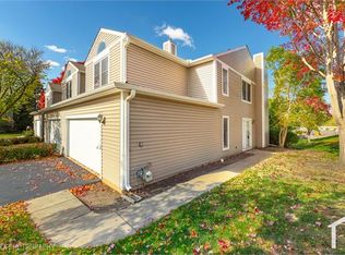 2342 Hamilton Pl #1, Schaumburg, IL 60194