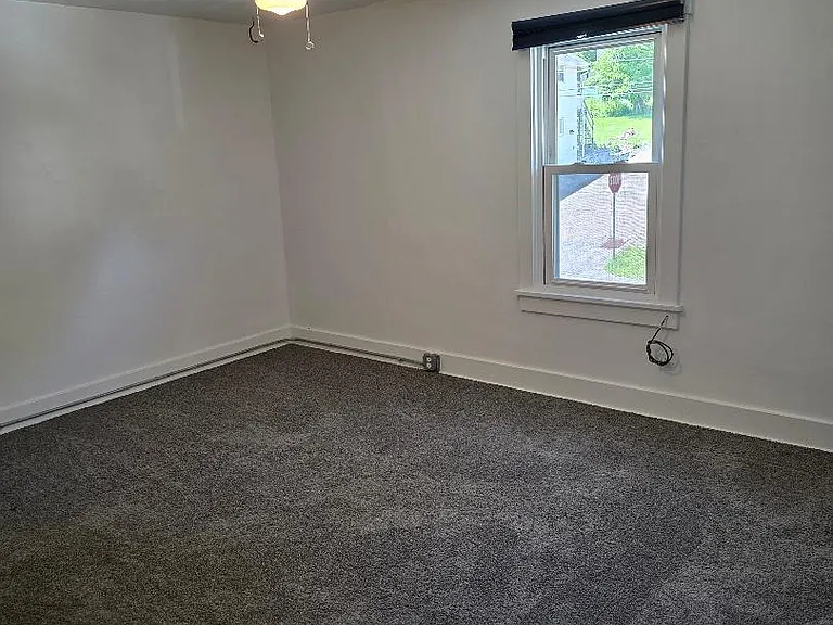 425 Mount Vernon Ave — Photo 9
