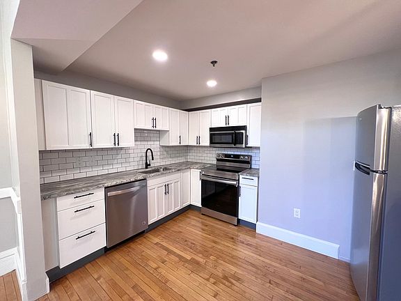 4th image of 27 Hillside Pl APT 17