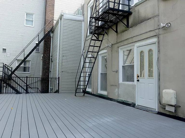 576 Newark Ave #1L — Photo 14