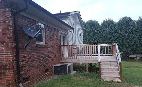 2nd image of 1817 Woods Ave