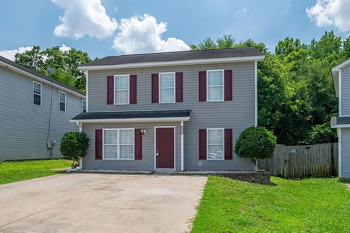 4 bed, 2.0 bath, 1318 sqft, $1,995 — Photo 2