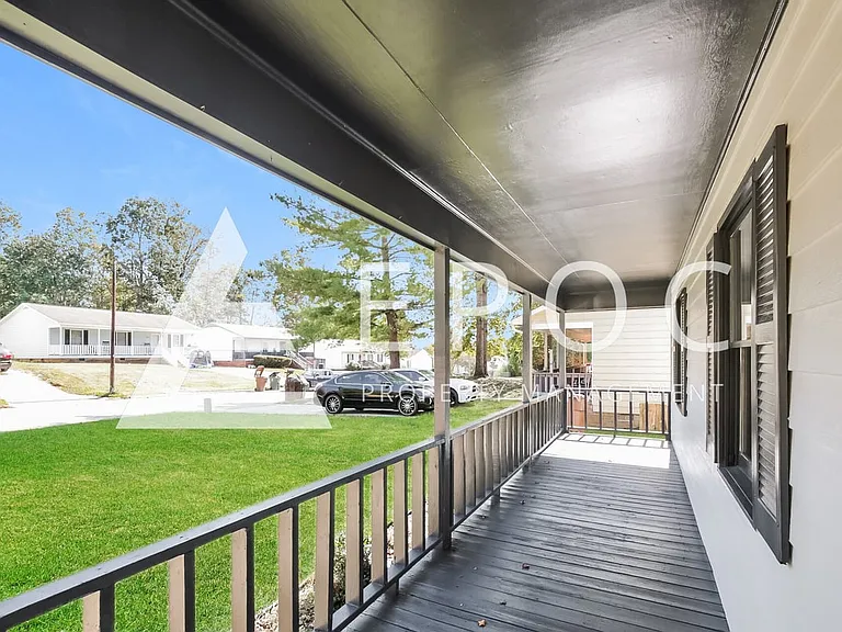 3709 Country Ridge Rd — Photo 4