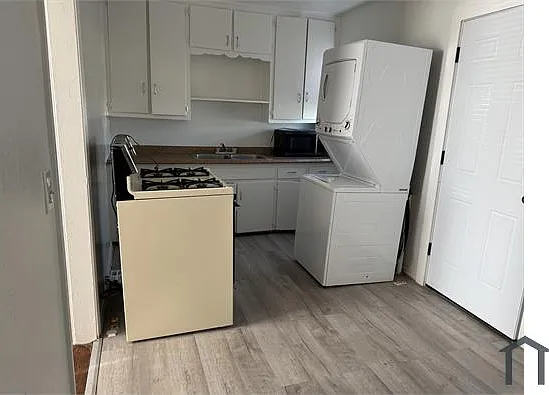 1005 N Highland St — Photo 5