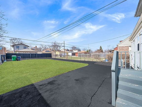 5th image of 804 Suffolk Ave