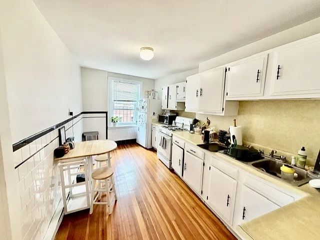 357 Hanover St #2 — Photo 3