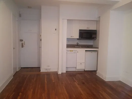 Rented by Segallis Real Estate | media 33