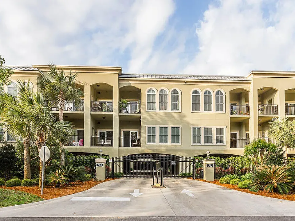 150 Salt Air Dr #221