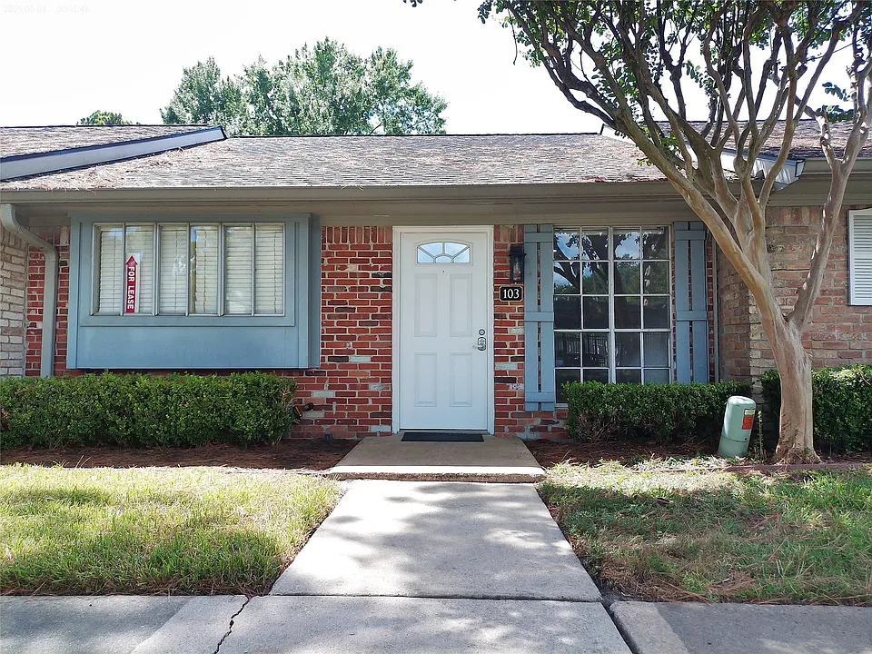 1102 W Tri Oaks Ln #103
