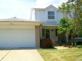 27065 Fairfax St, Southfield, MI 48076