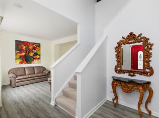 2803 Hidden Valley Ct, Carpentersville, IL 60110