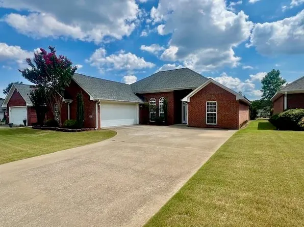 317 Dunolly Ln, Florence, AL 35633