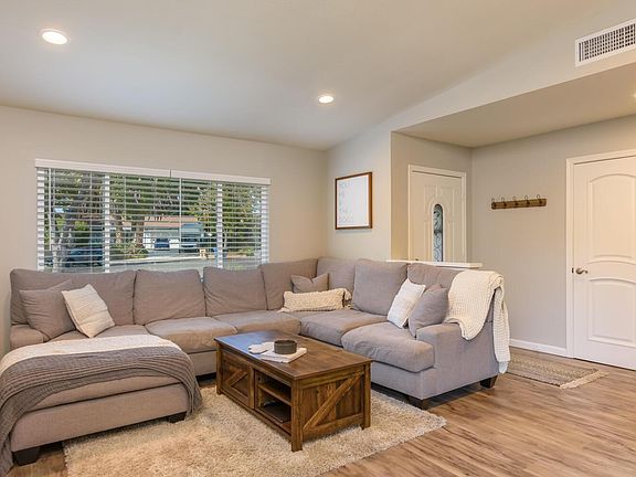 4th image of 3634 Walter Cir
