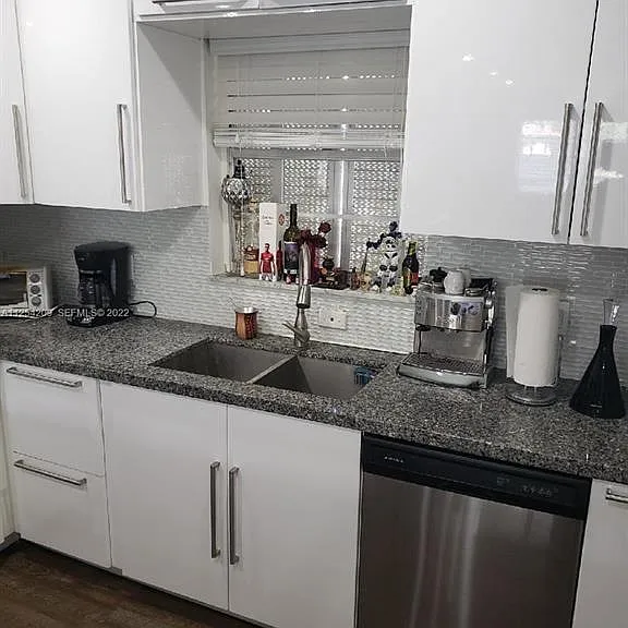 5170 SW 40th Ave #8E — Photo 3