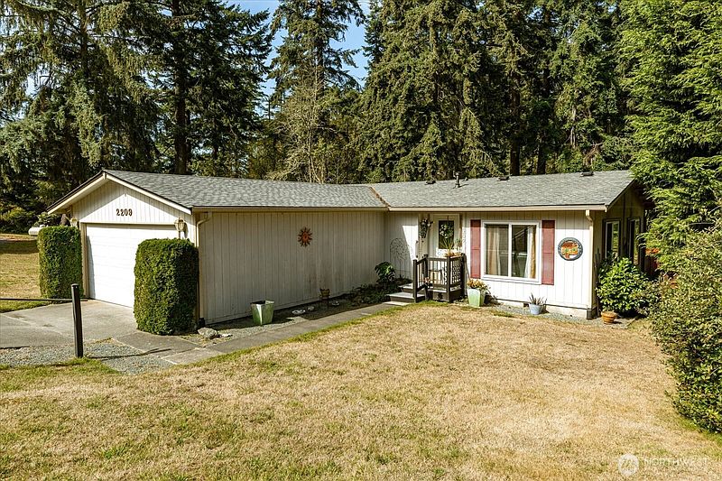 2nd image of 2209 Conniston Way