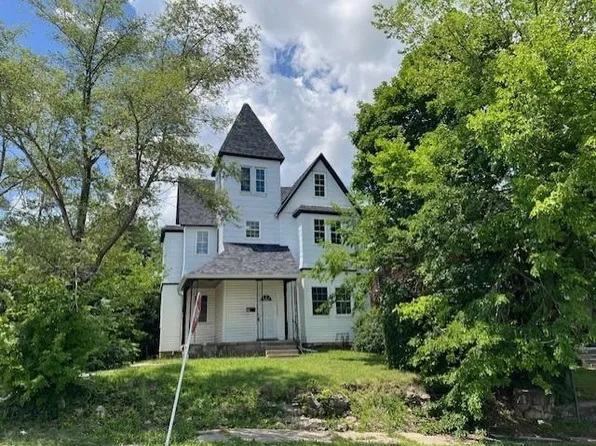 1120 S 20th St, Saint Joseph, MO 64507