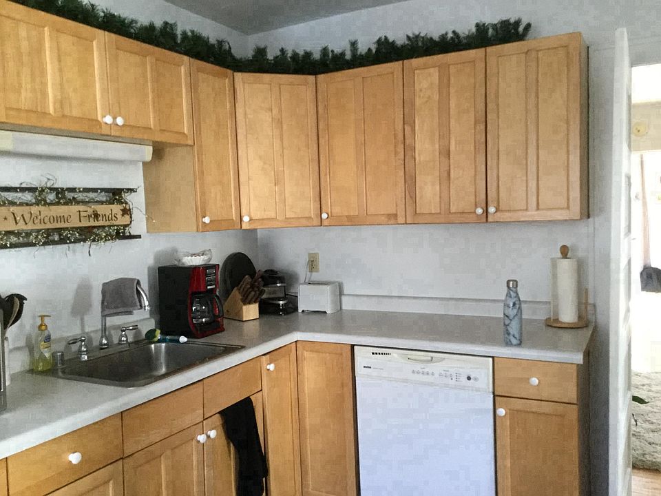 Beautiful kitchen with dishwasher 