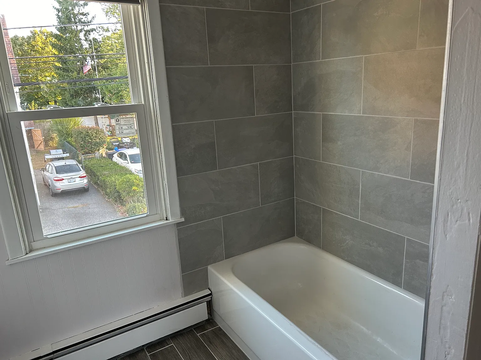 4 bed, 1.5 bath, 1400 sqft, $2,850 — Photo 2