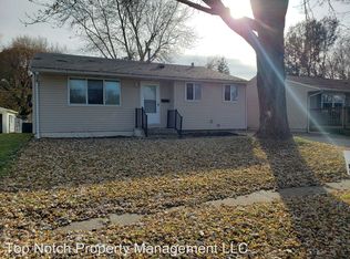 4900 45th Ave, Moline, IL 61265